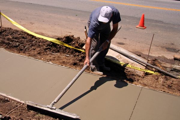 Sidewalk Pouring in Yorba Linda